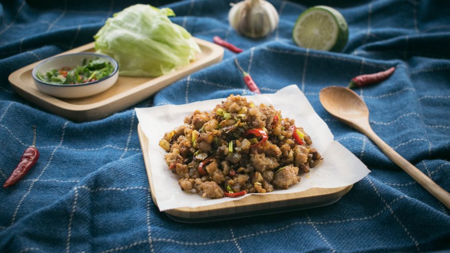 香酥肉末生菜卷