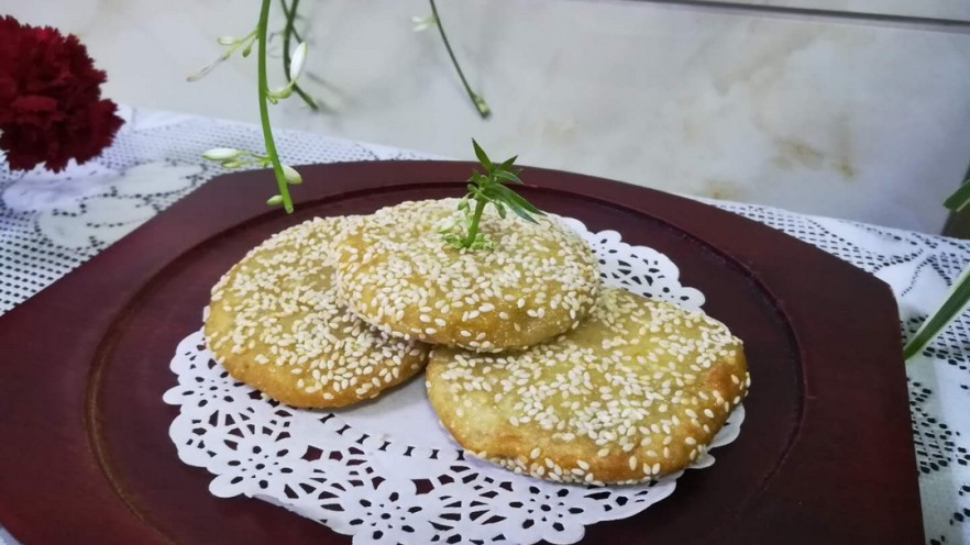 香蕉芝麻坚果仁馅饼