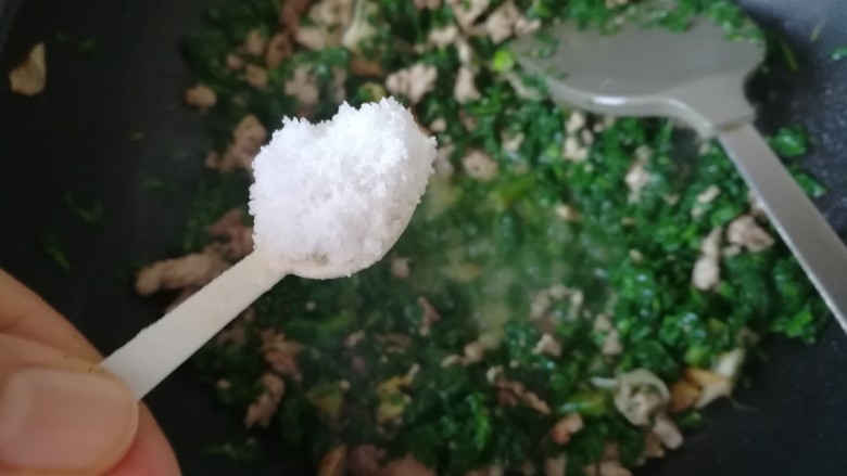 #舌尖上的乡愁#二月二,芥菜饭,翻炒后加盐巴,味精,来不及多拍照了