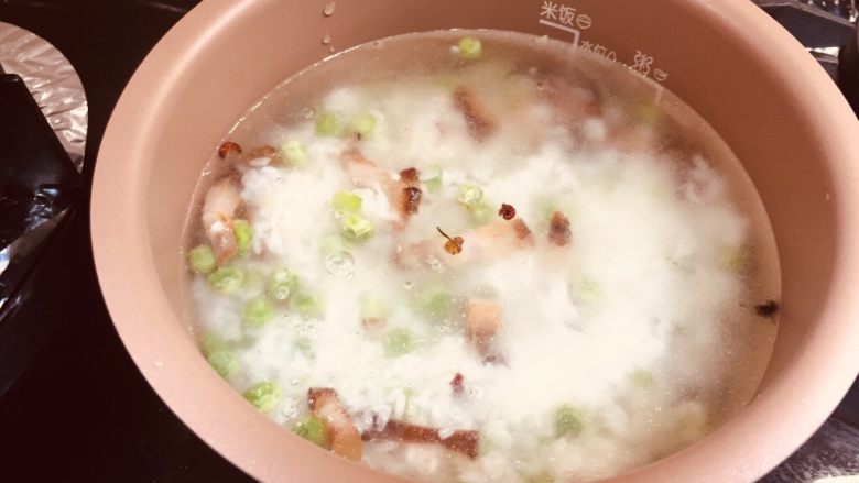 豌豆腊肉饭,加600ml水