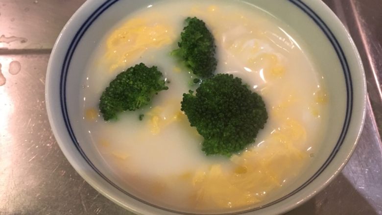 我家牛排(全餐),食用时放青花菜!