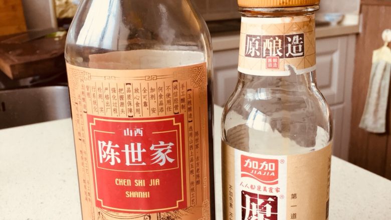 啤酒鸭,还有盐、醋、生抽、老抽、食用油等调味品