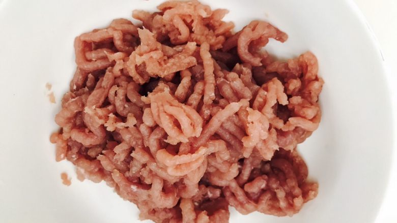 蜜汁猪肉脯,<a style='color:red;display:inline-block;' href='/shicai/ 4430'>里脊肉</a>搅碎,我用的是自己家的绞肉机,看起来是肉条,其实已经是碎末了