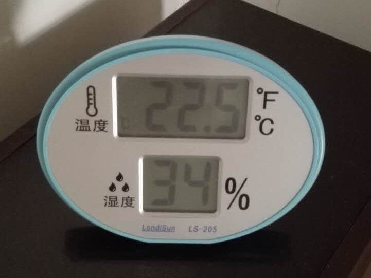 红油腐乳,气温很重要, 当天的气温,不能高于23度了,还是温度低保险些,但太低时间会很长