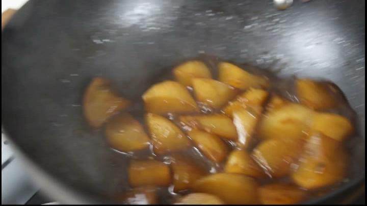 鲜美宴客大菜，咸鲜中带着一丝甜味的鲍汁萝卜,萝卜变透明大火收汁即可。