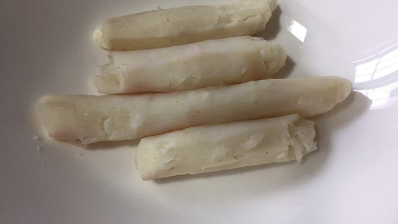 山药紫薯糍,山药去皮