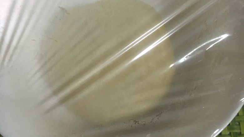 超熟牛奶吐司
～～附中种面团问题总汇,滚圆了盖保鲜膜冷却后，放入冰箱冷藏超过16小时