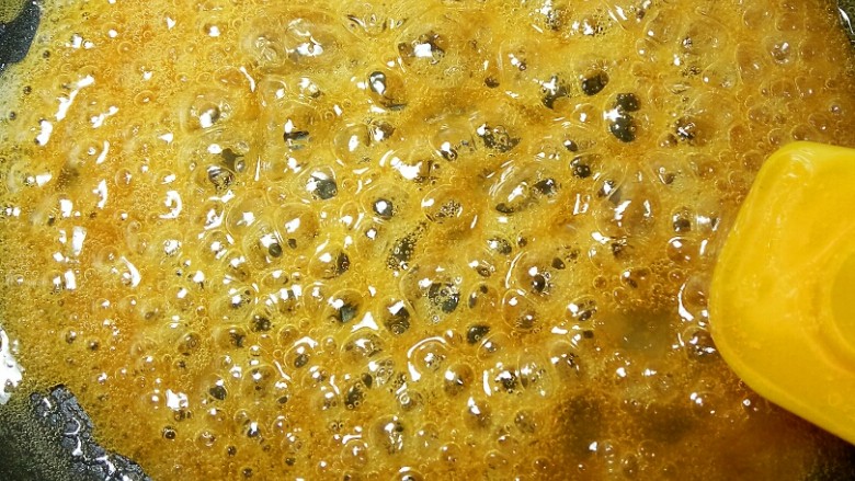 棒棒糖,熬到小泡泡就差不多了