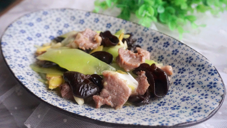 家常白油肉片,成品出炉,一碗简单好吃的白油肉片就做好了