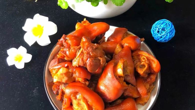 五香猪蹄,美味极了,我一个人能啃好几块