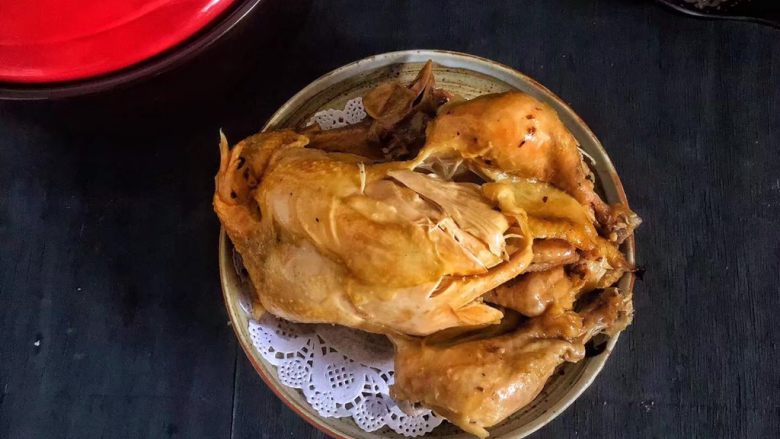 砂锅盐焗鸡,成品图