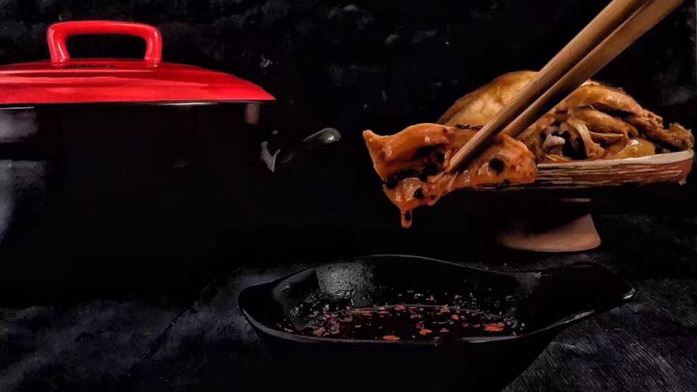 砂锅盐焗鸡,成品图