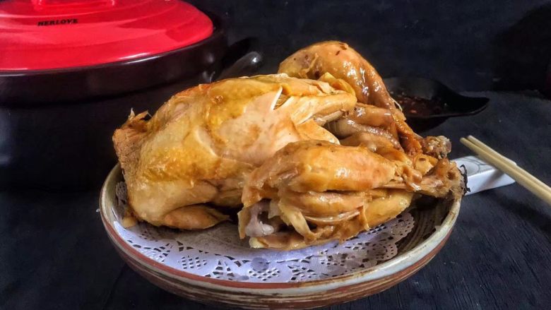 砂锅盐焗鸡,成品图