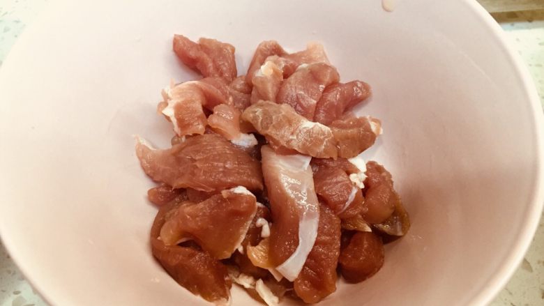 洋葱炒肉,切肉丝