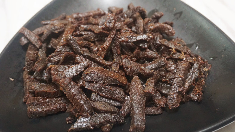 麻辣牛肉干 ,炸好的牛肉干露个脸