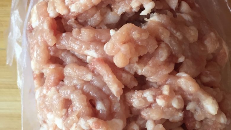 家庭版美味馄饨,肉馅备用