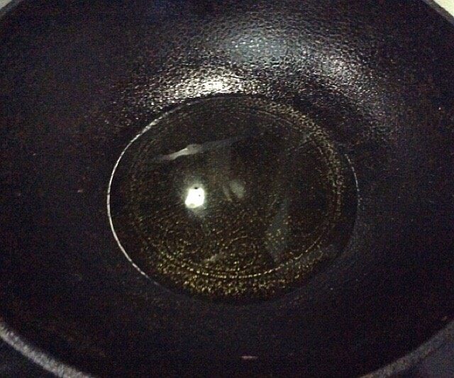(两吃)莴笋叶蒸麦饭,起锅热油