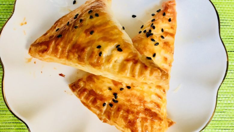手抓饼版香蕉酥空气炸锅版,不想颜色深，可以不涂蛋液