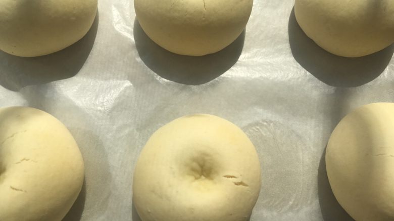 橘子烧果子,烤箱预热160度烤15分钟,出炉凉透