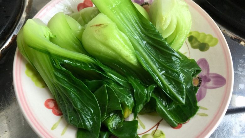 请给我一碗面的幸福➕“香&香”青菜面,烫一分钟捞出备用