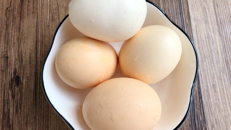 番茄炒蛋,主要食材<a style='color:red;display:inline-block;' href='/shicai/ 9'>鸡蛋</a>