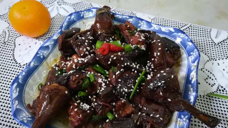 #下酒菜#让人超级有食欲的酱鸭,我已备好菜,你有酒,有故事吗?