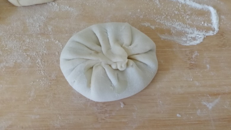 驴肉馅饼,捏完用手按成饼(不能用擀面杖)
