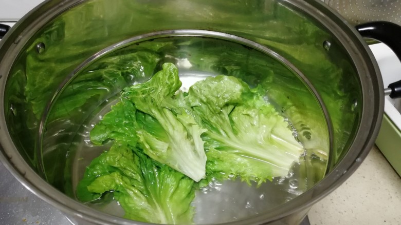 家常豆腐,生菜下锅