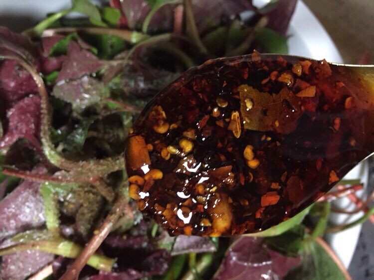 春季野菜~开胃酸辣折耳根(叶),加入油辣子