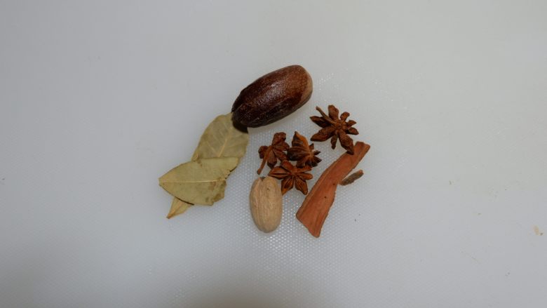 白切猪肝(卤猪肝),香料准备好~