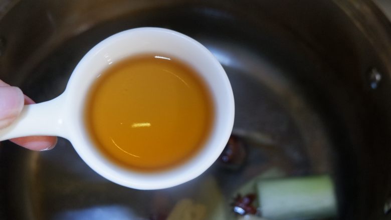 白切猪肝(卤猪肝),<a style='color:red;display:inline-block;' href='/shicai/ 718'>料酒</a>。
