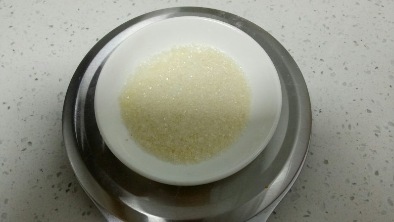 年糕椰蓉小丸子,<a style='color:red;display:inline-block;' href='/shicai/ 3729'>白糖</a>准备好。