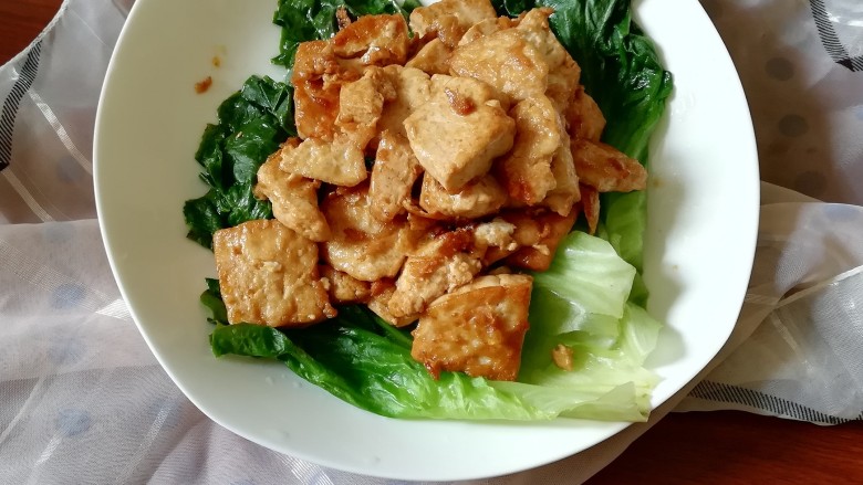 家常豆腐,豆腐上桌