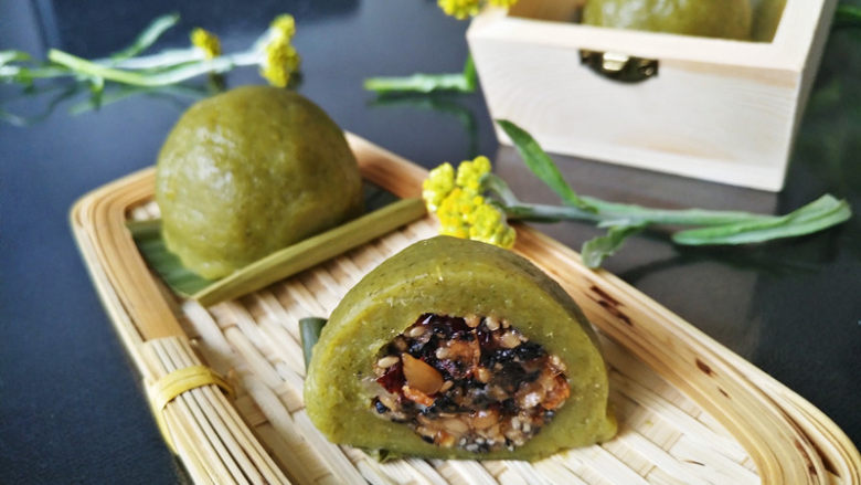 鼠曲草五仁青团