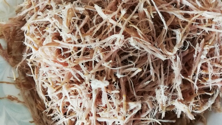 海苔牛肉松,用手撕成很细的细条(考验你的耐心的时候)