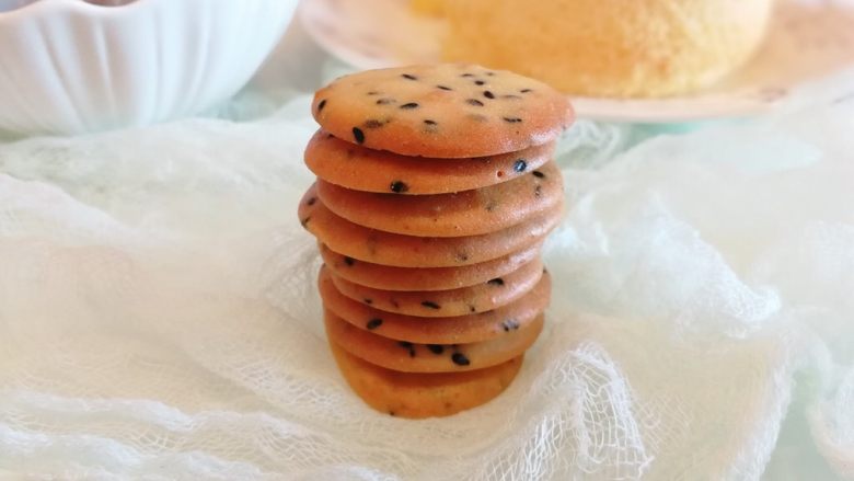 黑芝麻鸡蛋薄脆饼