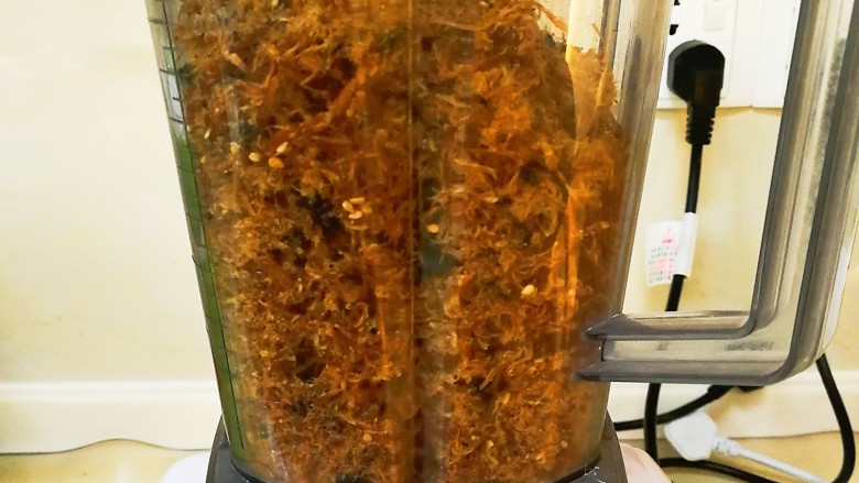 海苔牛肉松,感觉可以了,取出来倒入料理机打几秒(不打也可以)