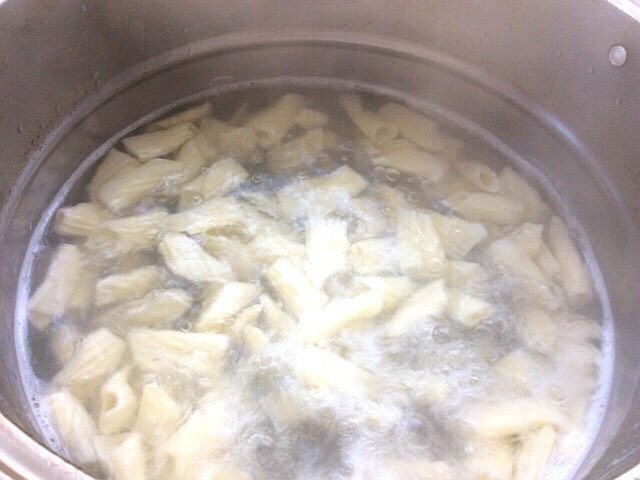 自制空心面(饺子皮版),煮两开即可