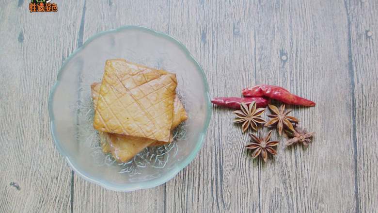 家常麻辣豆干,准备食材