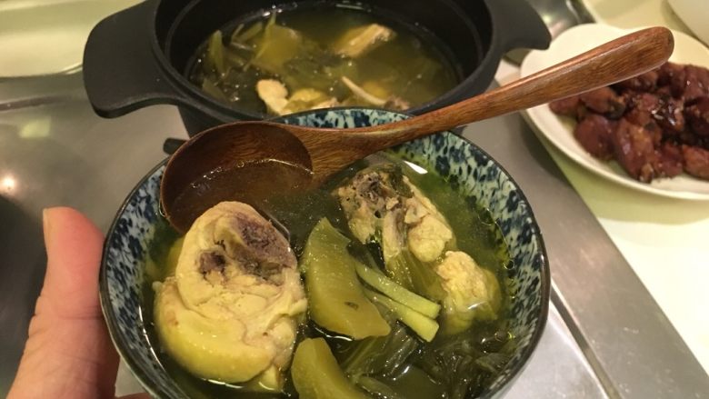 咸菜鸡汤,啥调味都不用放!让我先喝一碗!😄
