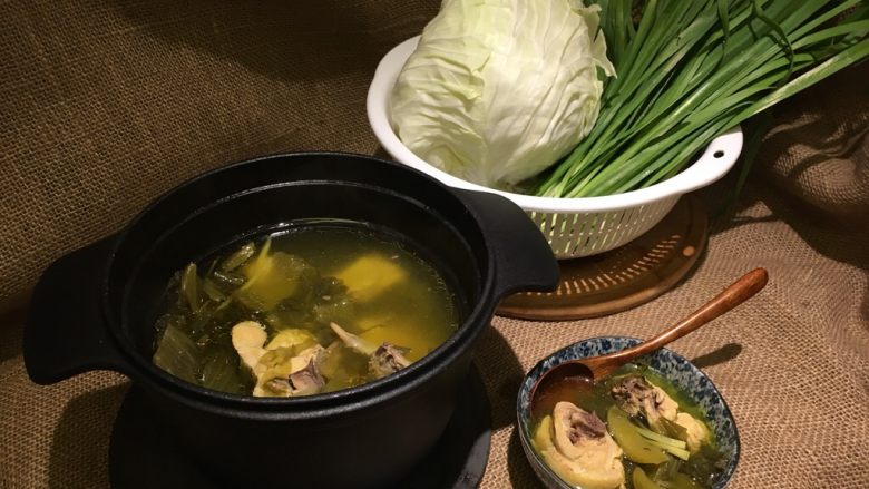咸菜鸡汤,拍张效果图!
