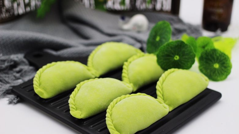 人人都喜爱的翠玉韭菜盒子🥙,成品一