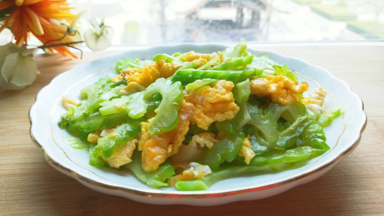 减肥系列菜\苦瓜炒鸡蛋,成品图