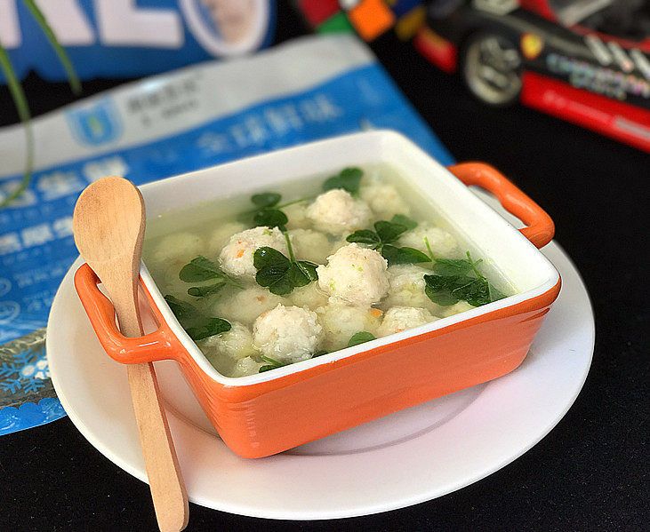 磷虾丸子苜蓿汤#宝宝辅食#,小小的宝宝吃起来也很方便