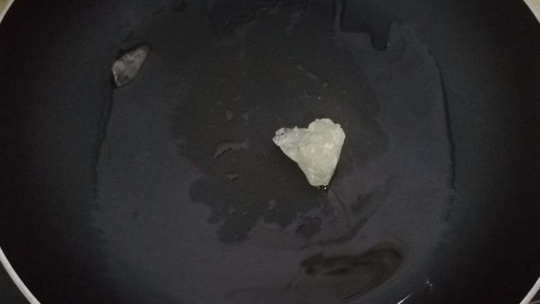 鹌鹑蛋红烧肉,逼出的猪油可以用来炒糖色