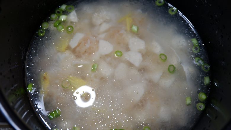 鸡茸粥,搅拌均匀,启动正常煮粥模式。