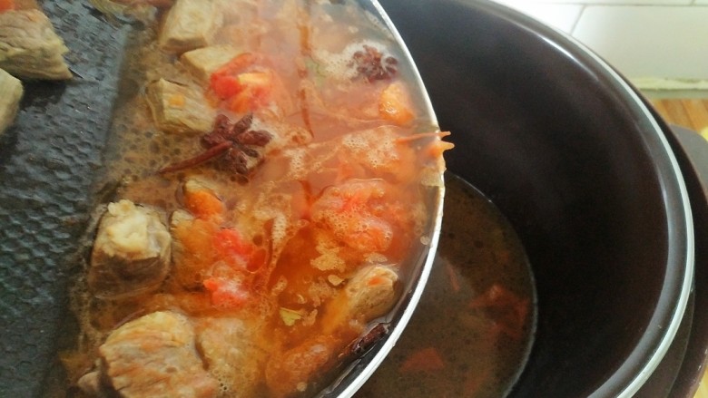 牛肉西红柿地瓜汤,到入高压锅里