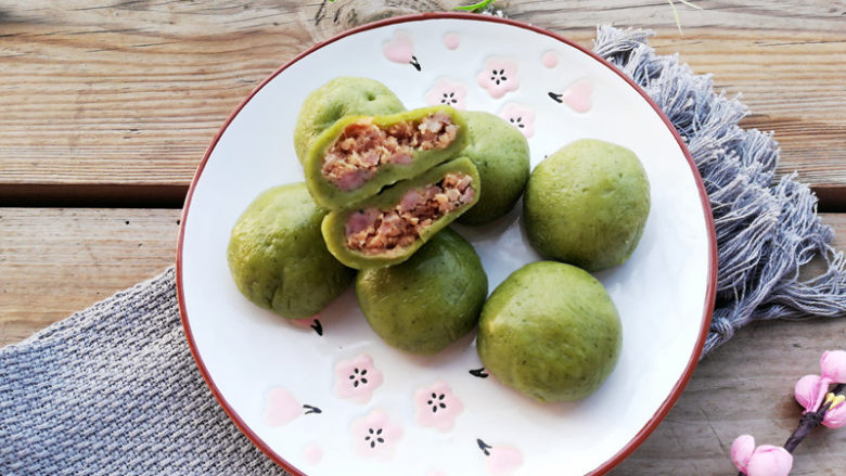 菠菜青团,这个清明就要到了,你打算做青团吗?做什么馅儿的呢?
