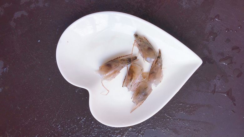 海鲜意大利面,虾头不要扔哦,等下可以炒个虾油