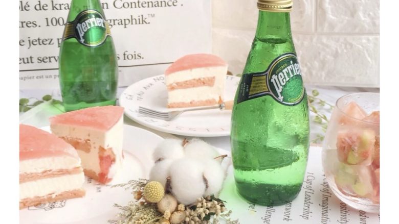 粉色西柚酸奶酪慕斯 | Pinkkk Grapefruit&SourCream Mousse,给巴黎水来张特写,粉绿粉绿的特别有夏天的气息有没有~